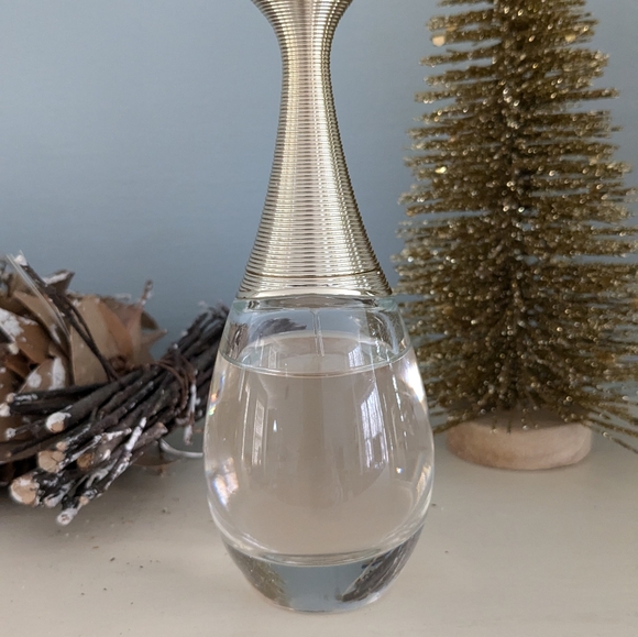 Dior Gold and White Elegant Perfume Bottle 1.7 oz 4/5 Full - Picture 2 of 5